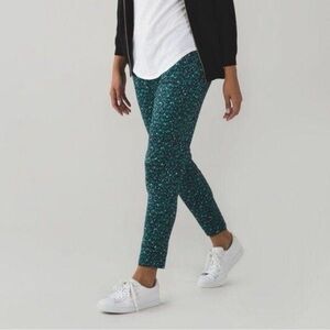 Women’s Lululemon Jet Crop Green Speckled Pants Size 8